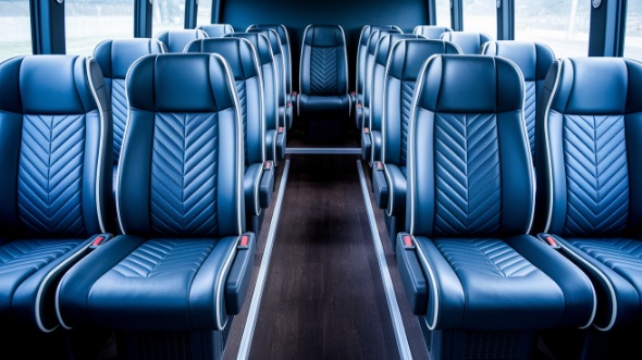 indianapolis 20 passenger minibus rental